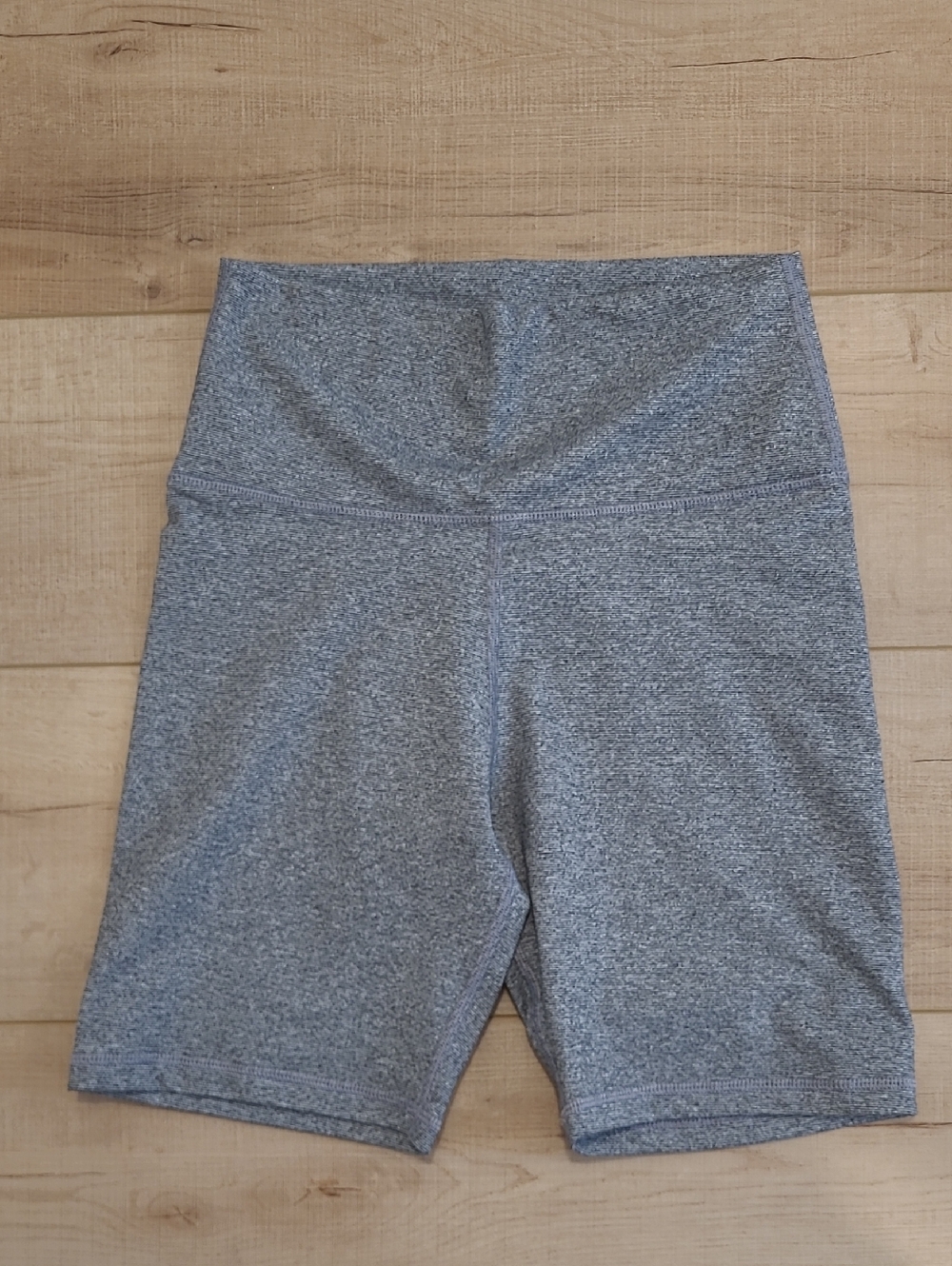 Aerie Chill Play Move Bike Actove Shorts Size Medium Gray Color